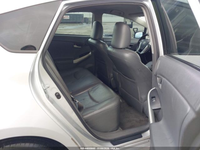 Toyota Prius Four Image 4