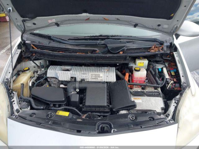 Toyota Prius Four Image 7