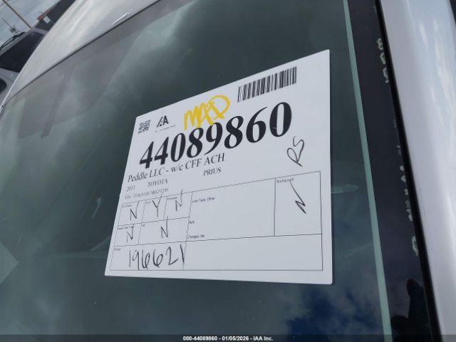 Toyota Prius Four Image 6