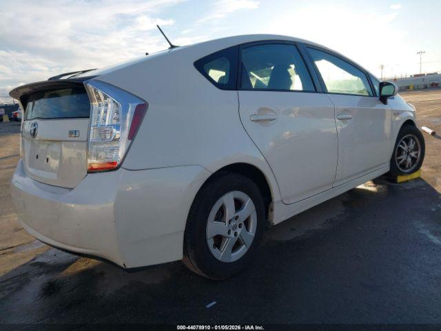 Toyota Prius Two Image 9