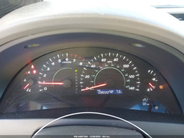 Toyota Camry Le Image 8