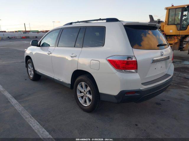 Toyota Highlander Base V6 Image 2