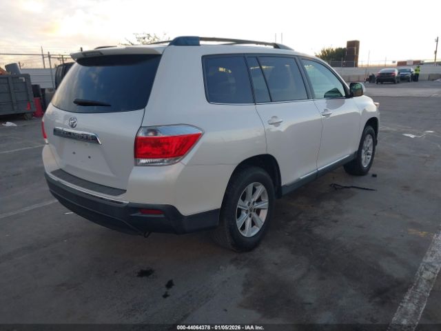 Toyota Highlander Base V6 Image 13