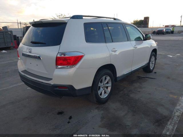 Toyota Highlander Base V6 Image 13