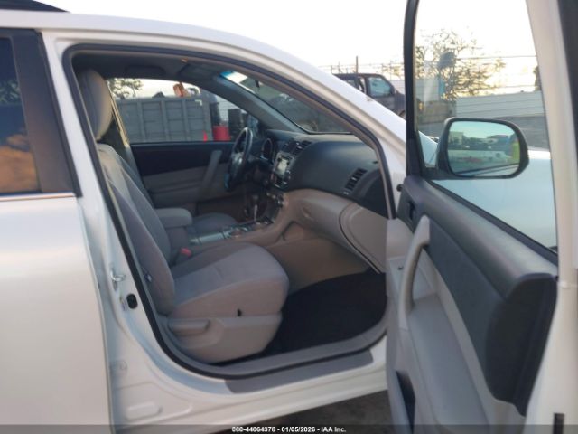 Toyota Highlander Base V6 Image 4