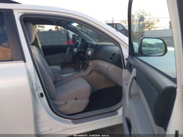 Toyota Highlander Base V6 Image 4