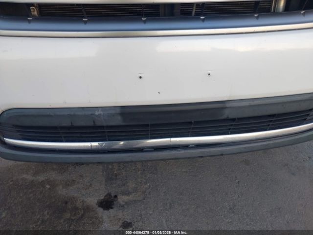 Toyota Highlander Base V6 Image 10