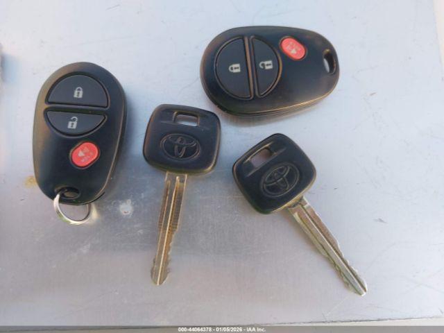 Toyota Highlander Base V6 Image 15