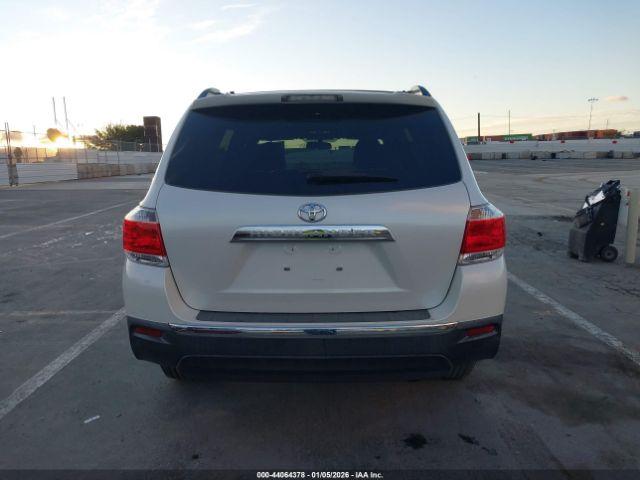 Toyota Highlander Base V6 Image 11