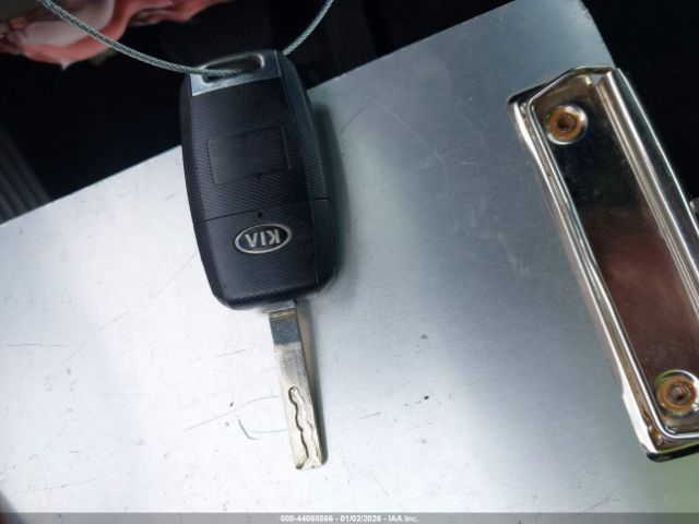 Kia Optima Lx Image 8