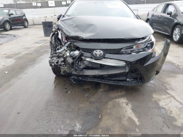 Toyota Corolla Le Image 12