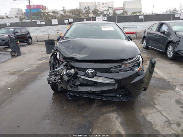 Toyota Corolla Le Image 9