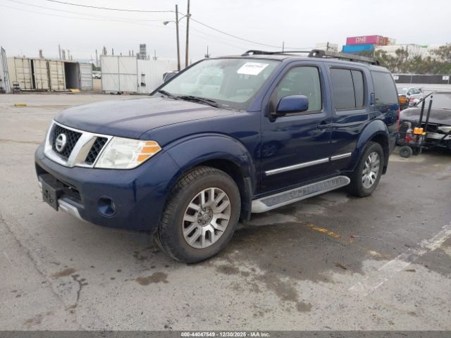 Nissan Pathfinder Le Image 3