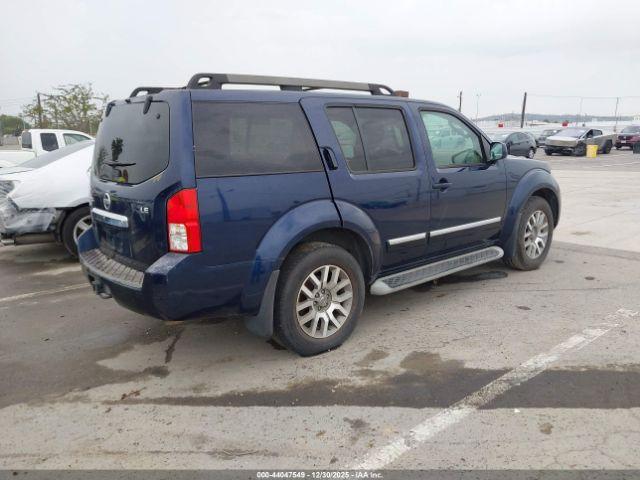 Nissan Pathfinder Le Image 4