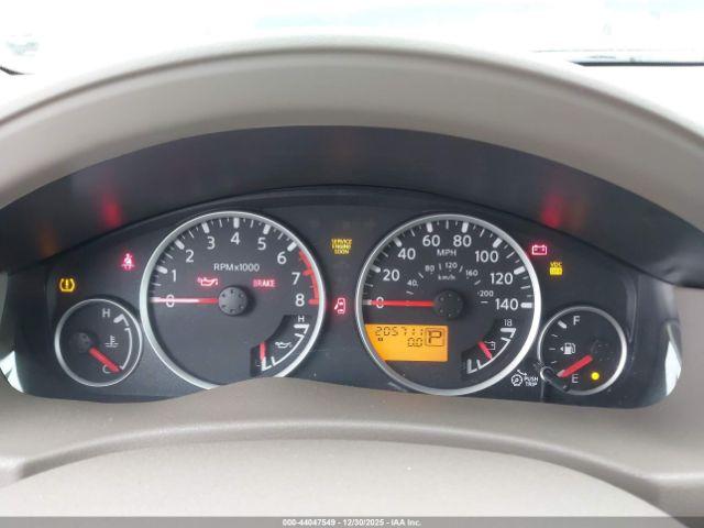 Nissan Pathfinder Le Image 9