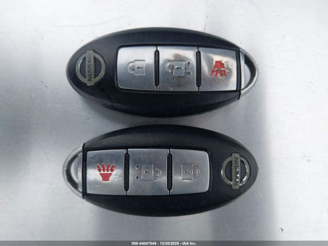 Nissan Pathfinder Le Image 10