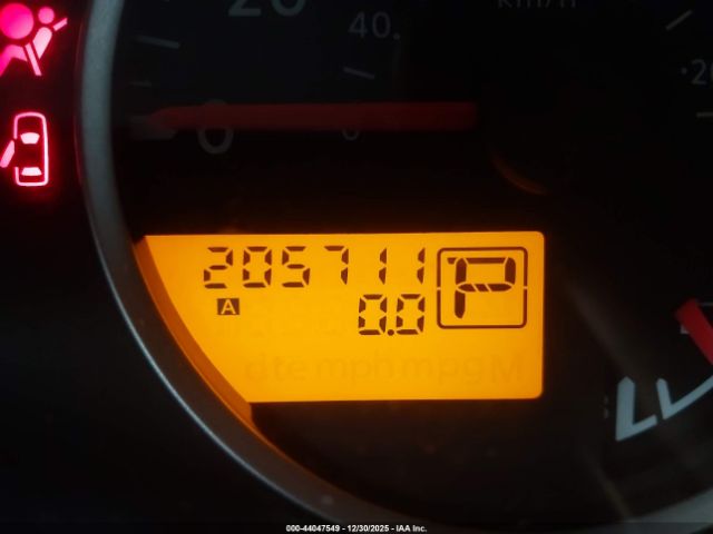 Nissan Pathfinder Le Image 8