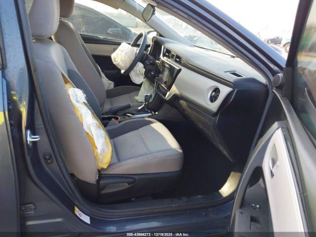 Toyota Corolla Le Image 12