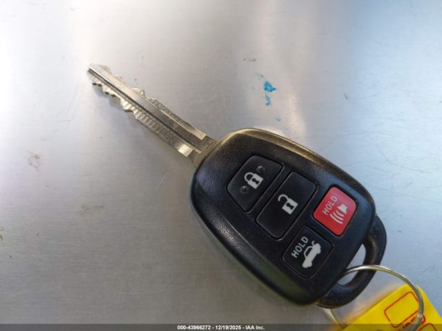 Toyota Corolla Le Image 17