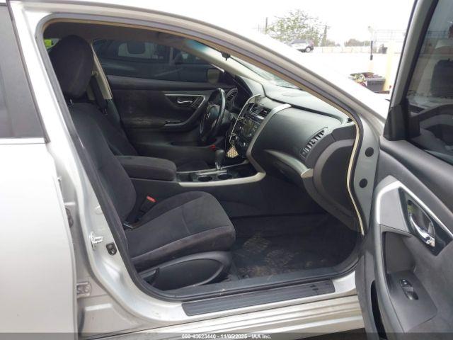 Nissan Altima 2.5 Sv Image 3