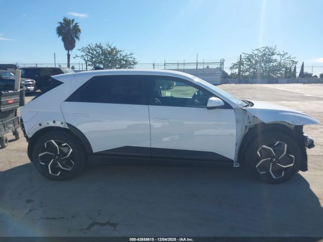 Hyundai Ioniq Se Image 11