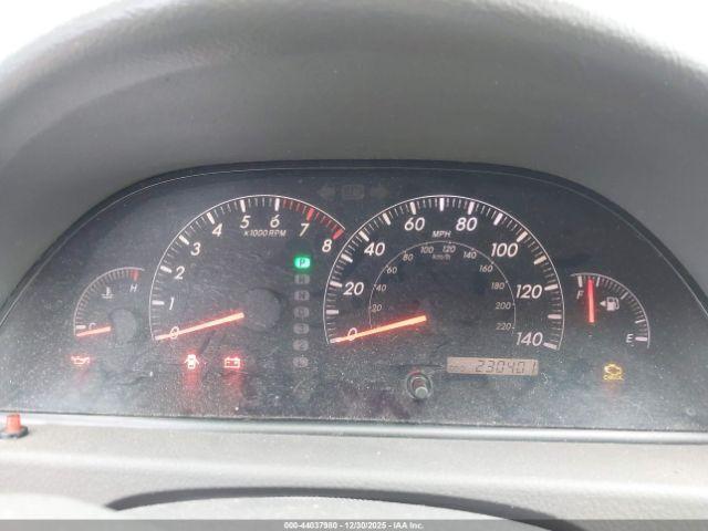 Toyota Camry Le Image 12