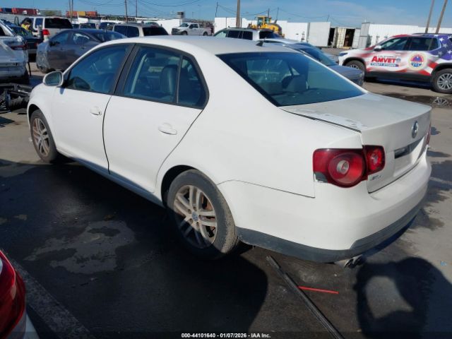 Volkswagen Jetta S Image 4