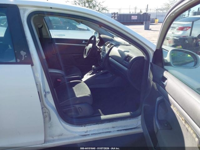 Volkswagen Jetta S Image 10