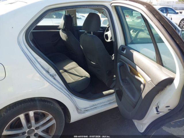 Volkswagen Jetta S Image 9