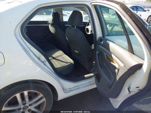 Volkswagen Jetta S Image 9