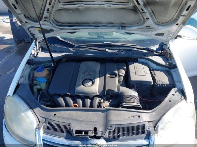 Volkswagen Jetta S Image 7