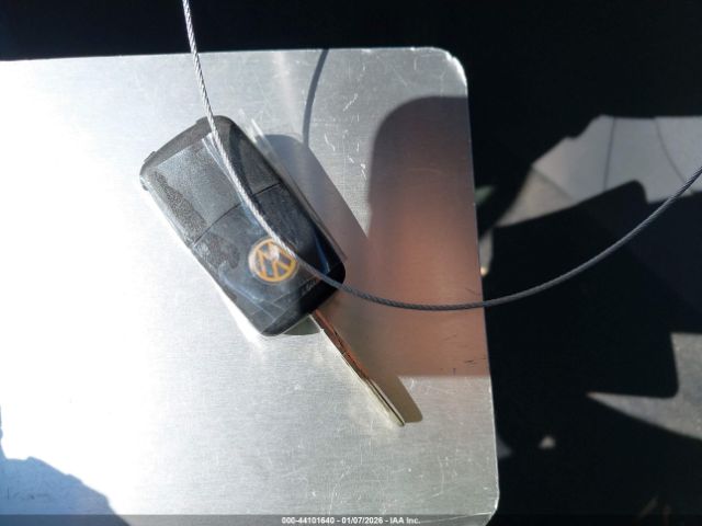 Volkswagen Jetta S Image 11