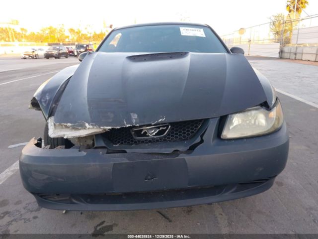 Ford Mustang Image 6