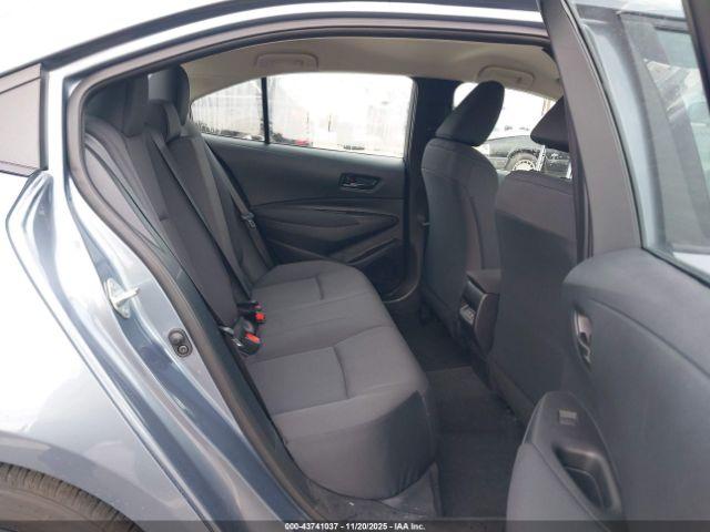 Toyota Corolla Le Image 11