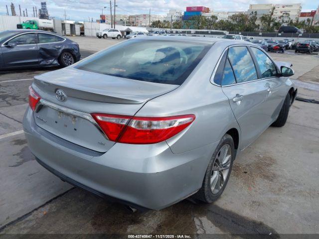 Toyota Camry Se Image 2