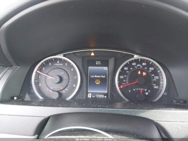 Toyota Camry Se Image 4