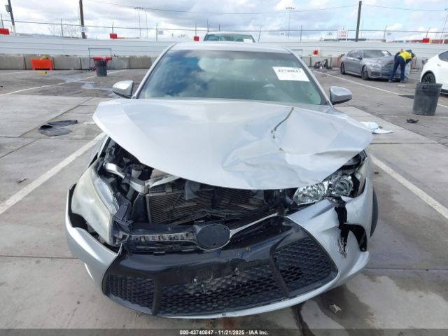 Toyota Camry Se Image 7