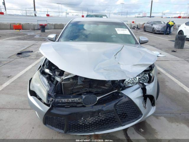 Toyota Camry Se Image 7