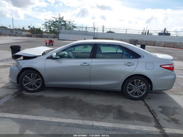 Toyota Camry Se Image 13