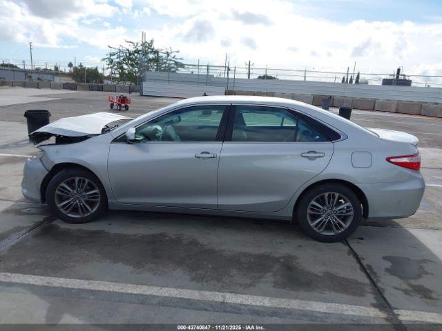 Toyota Camry Se Image 13