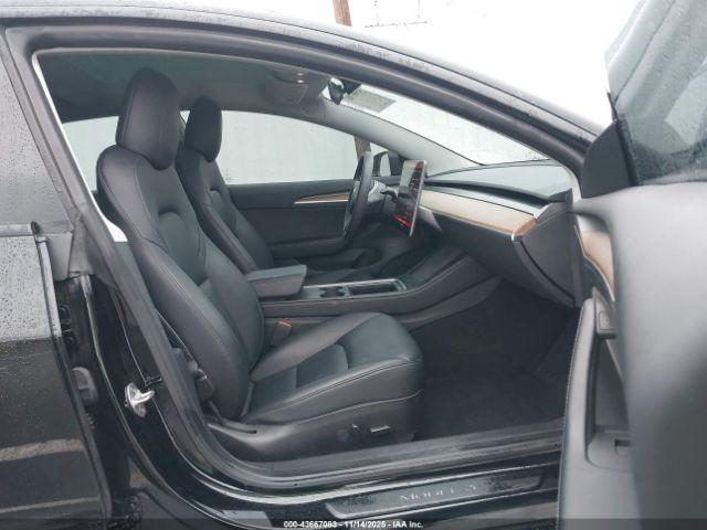 Tesla Model 3 Long Range Dual Motor All-wheel Drive Image 7