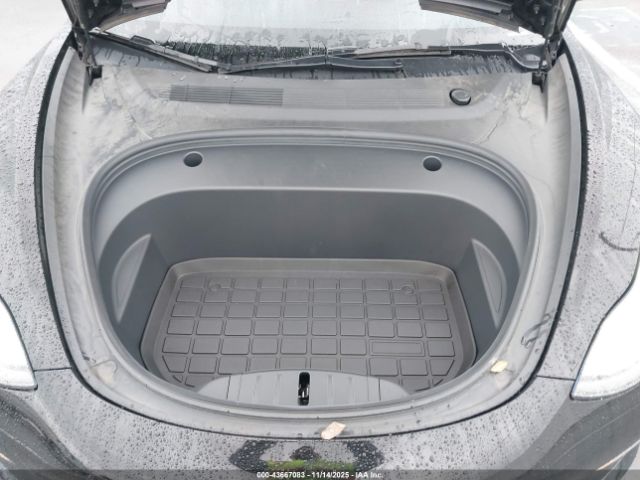 Tesla Model 3 Long Range Dual Motor All-wheel Drive Image 12