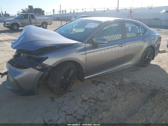 Toyota Camry Se Image 6