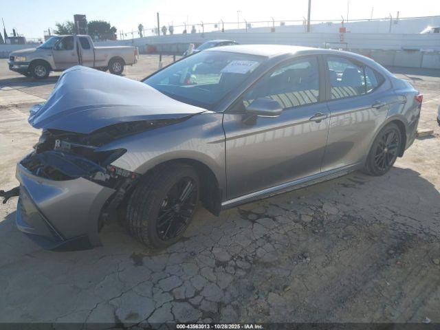 Toyota Camry Se Image 6