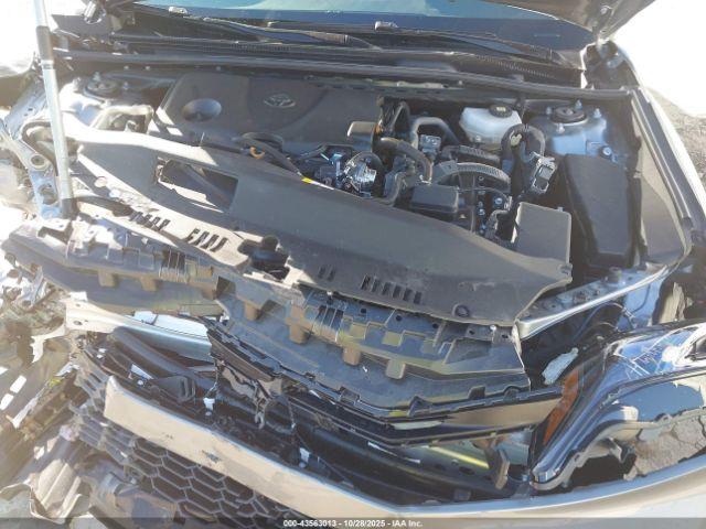 Toyota Camry Se Image 11