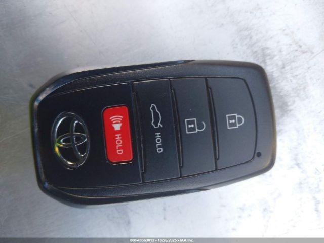 Toyota Camry Se Image 10