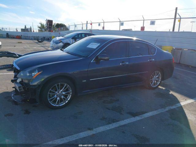 INFINITI M35 Image 2