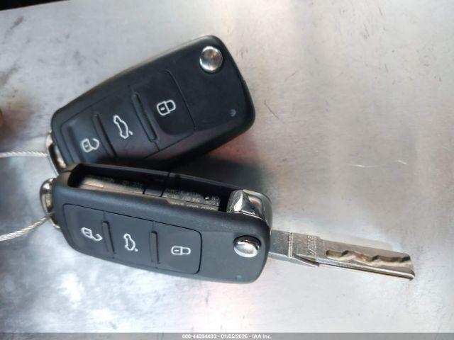 Volkswagen Jetta 1.8t Se Image 8