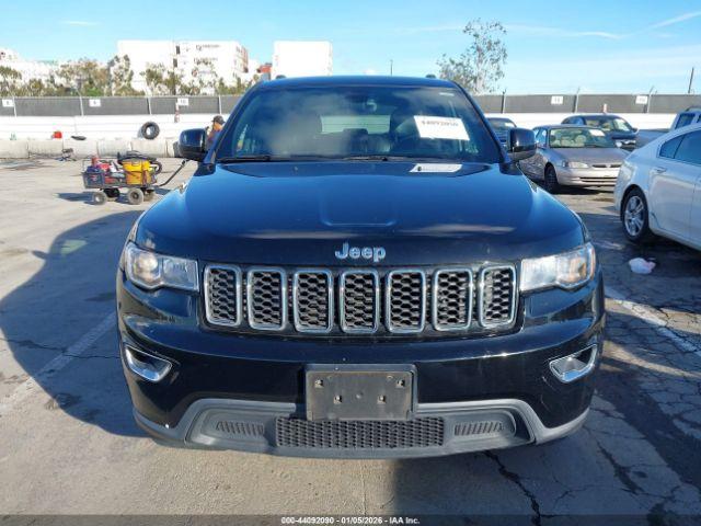 Jeep Grand Cherokee Laredo 4x2 Image 3