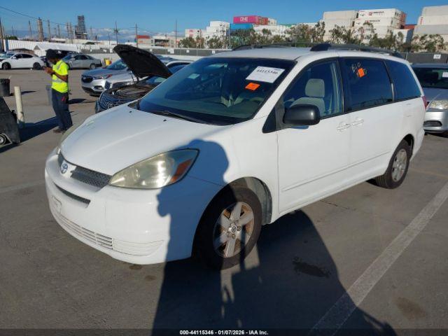 Toyota Sienna Le Image 7